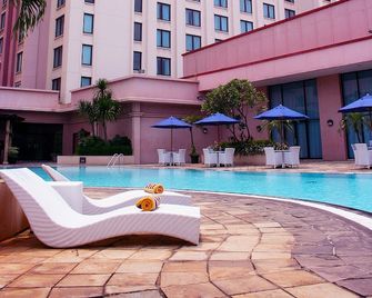 Redtop Hotel & Convention Center - Jakarta - Pool
