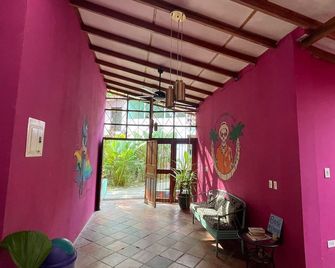 Planet B Hostel - Adults Only - Quepos - Building