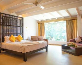 Thilanka Hotel - קאנדי - חדר שינה