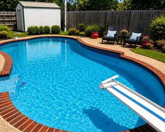 Poolside Retreat Sleeps 9 | Family Getaway with Outdoor Fun - Gainesville - Bazén