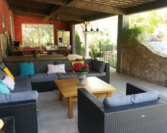 Les Mayombes - Roquebrune-sur-Argens - Innenhof