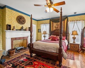 Goodbread House Bed and Breakfast - St. Marys