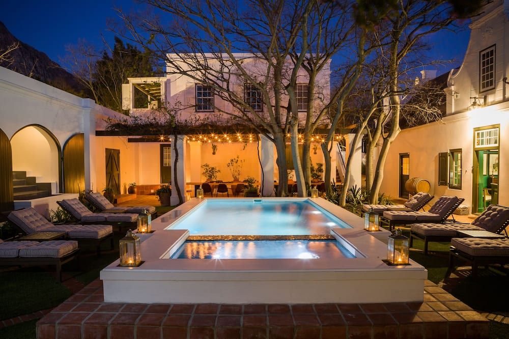 Akademie Street Boutique Hotel