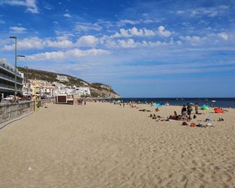 Home By The Sea - Sesimbra - Strand