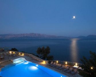 Red Tower Hotel - Lefkada - Zwembad