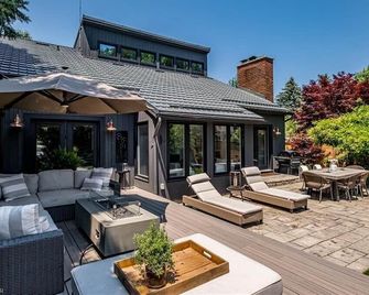 Serenity Villa Upscale Home with Spa Pool - Niagara-on-the-Lake - Patio