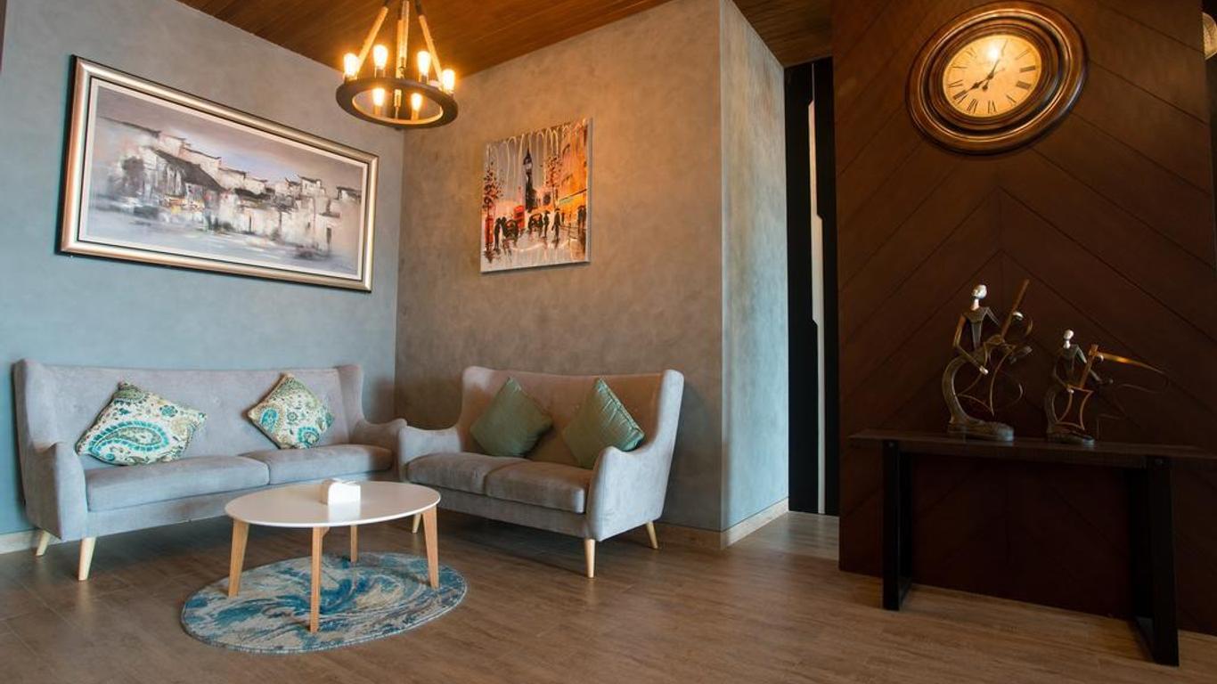 Zoom Dharmahusada Hotel