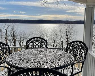 Lake Front Property On The Main Channel Of Barkley Lake-Private Paradise - Eddyville - Balcony
