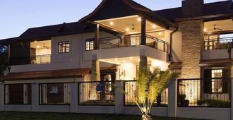 Five Burnham Guest House - Umhlanga