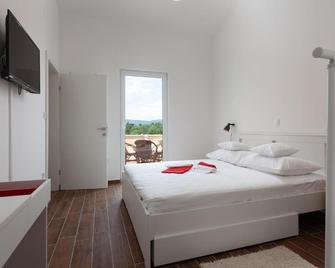 Kvasina Apartments - Zadvarje - Camera da letto