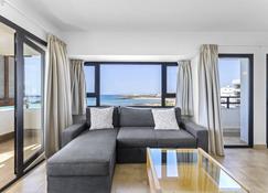 Apartamentos Arrecife Playa - Arrecife - Pokój dzienny