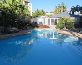 Mylos Holiday Apartments - Alexandra Headland - Pool