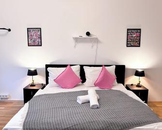 Perfect for families, right in the center incl. elevator - Dortmund - Soveværelse
