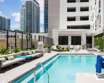 Hampton Inn & Suites by Hilton Miami Wynwood Design District - Miami - Pool