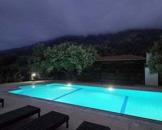 Fully Detached Modern Villa - Stunning Mountain & Seaside Views - Secluded Pool - Lápithos - Zwembad
