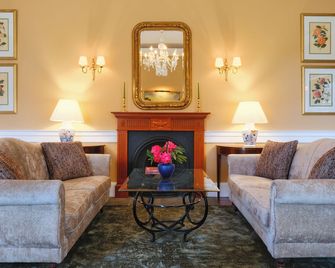 Casa Velha do Palheiro - פונשל - סלון