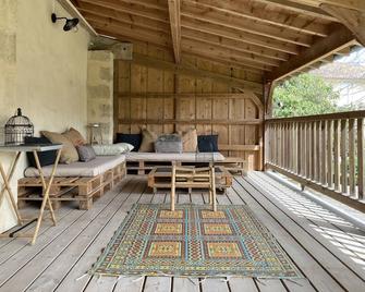 Renovated winery in the heart of the entre deux mers on the banks of the Dordogne - Moulon - Patio