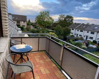 Am Quellberg Apartments Recklinghausen - Recklinghausen - Balkon