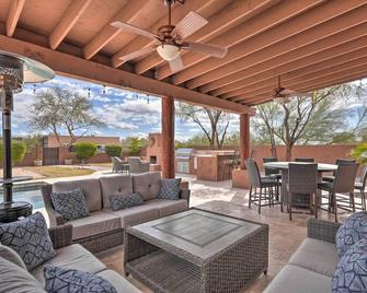 North Phoenix Desert Gem with Yard and Hot Tub! - Phoenix - Patio