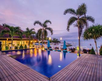 Bay Shore Huts - Nusa Penida - Piscina