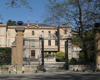 Les Muriers 1 - Lamanon - Edificio