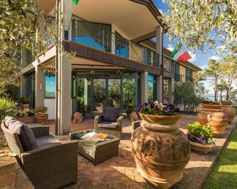 Hotel Villa Cesi - Florence - Patio