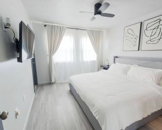 Heart of the City - Hartford - Bedroom