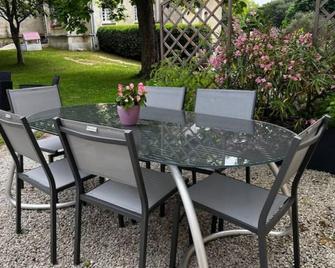 Le T2 du Castel Silence Dans son Écrin de Verdure - Port-d'Envaux - Patio