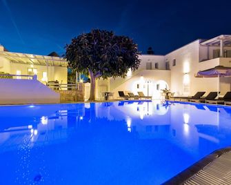 Anemomylos Residence - Naousa - Bazén