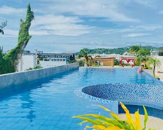 Aloha Boracay Hotel - Boracay - Svømmebasseng