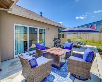 Emerald Inn in the Mountains: Stunning brand new home! - Murphys - Patio