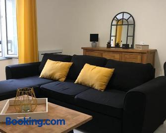 Appartement centre historique Neufchâteau - Neufchâteau - Living room