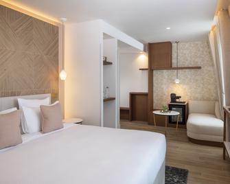 Hotel Des Champs Elysees - Paris - Bedroom