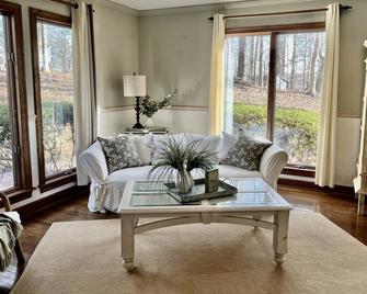 Smith Mountain Lake Waterfront Home Ideally located by car or boat!\n - Moneta - Living room