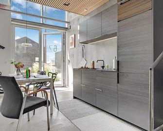 Amazing apartment in Aarhus C with WiFi - Aarhus - Dining room