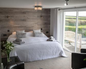 Tregaddra Farm B&B - Helston - Schlafzimmer