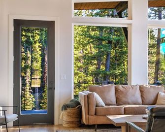 The Basin - Luxury Family Cabin in Philipsburg - Philipsburg