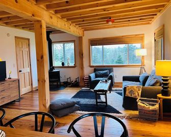 Scandinavian Farmhouse - Harpersfield - Sala de estar