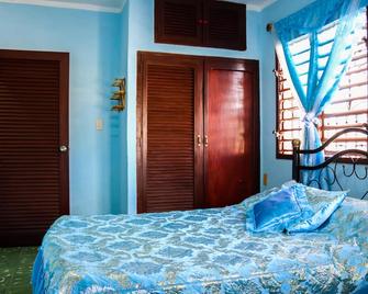 Hostal Adalina - Santa Clara - Habitación