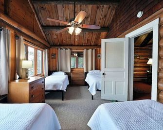 Mooreland Cabin on Spirit Lake Delta, WI Near Flying Eagle Resort - Iron River - Bedroom