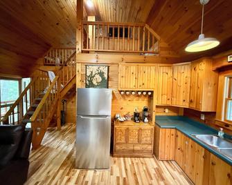 Eden Village Motel & Cottages - Bar Harbor - Kitchen