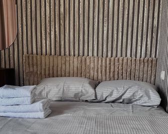 Bee Planet Garni - Garrni - Bedroom