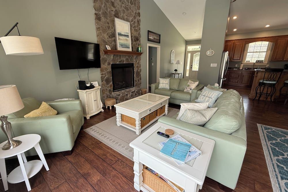 Relaxing Private Riverfront Retreat with Beach and Private Dock