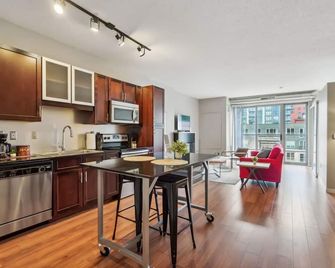 CozySuites Mill District with pool, gym # 10 - Minneapolis