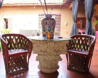 Carlo De Gante - Mazamitla - Patio