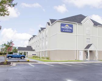 Microtel Inn & Suites by Wyndham Camp Lejeune/Jacksonville - Jacksonville - Gebouw
