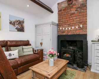 High Wreah Bolt Hole - Whitehaven - Living room