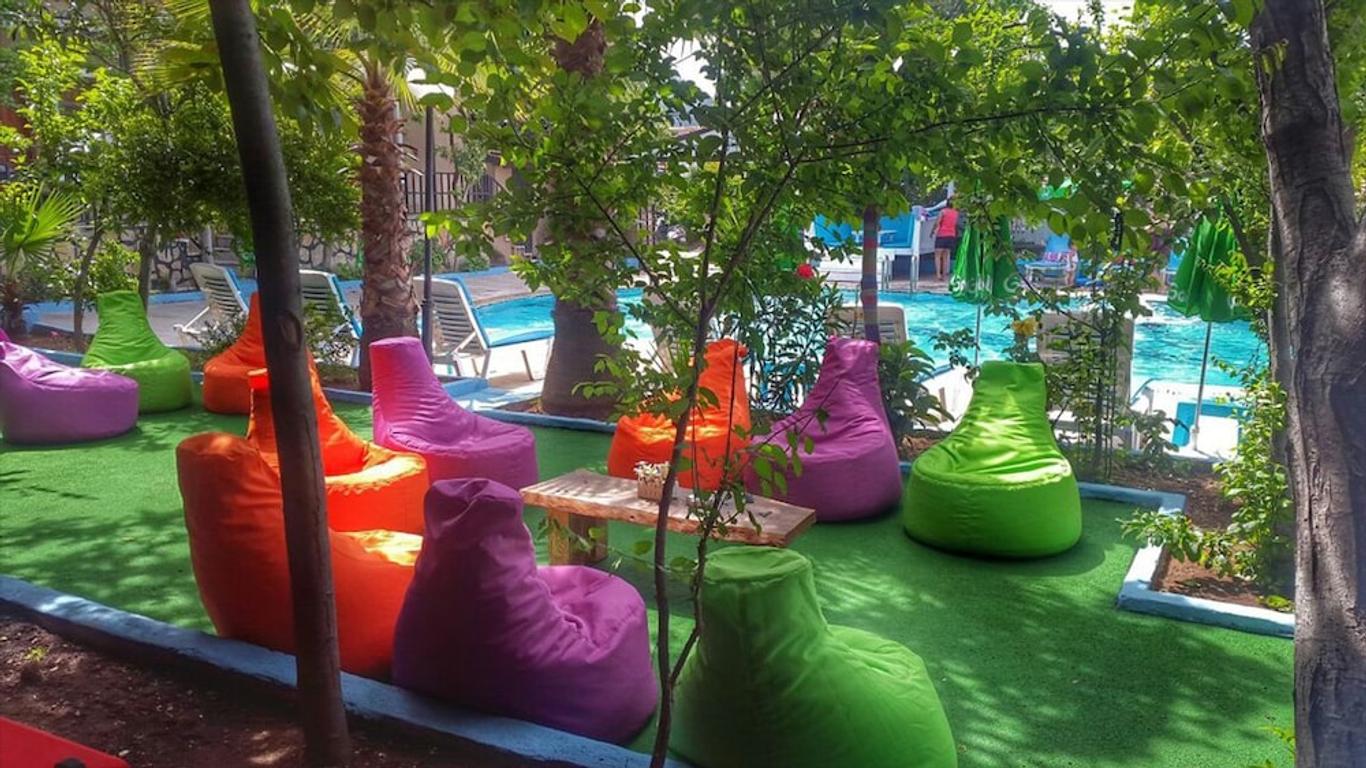 Nicholas Garden Hotel