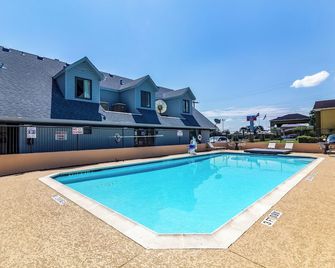 Motel 6 Alvin. Tx - Alvin - Zwembad