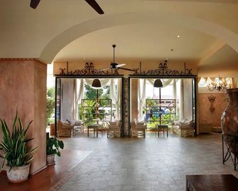 Alba Hotel - Boergas - Lobby